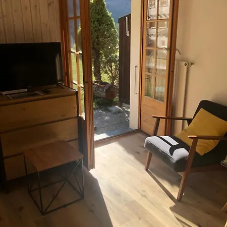 Le Cerf, Magnifique Avec Jardin-terrasse Et Garage Appartement Evolène